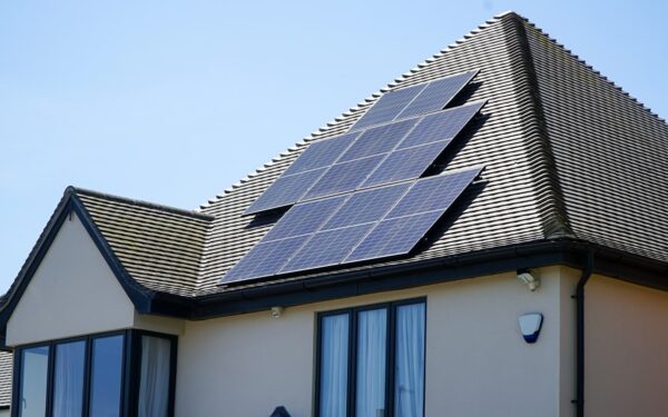 Panneaux solaires en Belgique en 2026 : rentabilité, primes et guide d&rsquo;installation