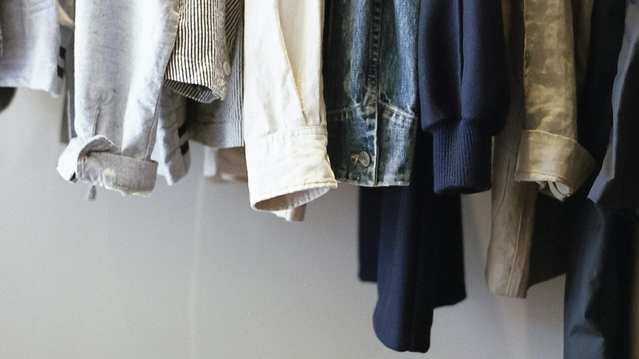 Vêtements de seconde main en Belgique : le guide 2026