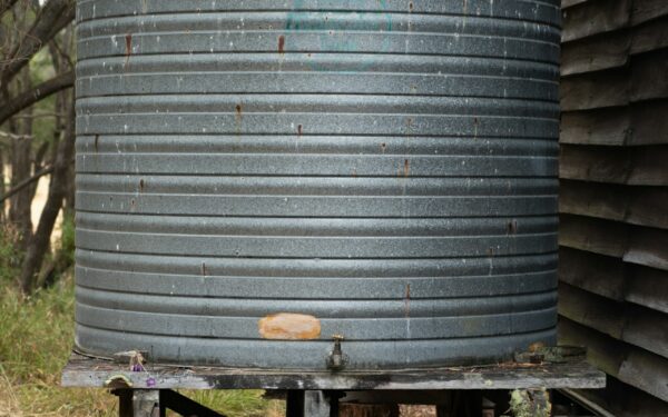 Récupérateur d&rsquo;eau de pluie en Belgique : le guide complet 2026